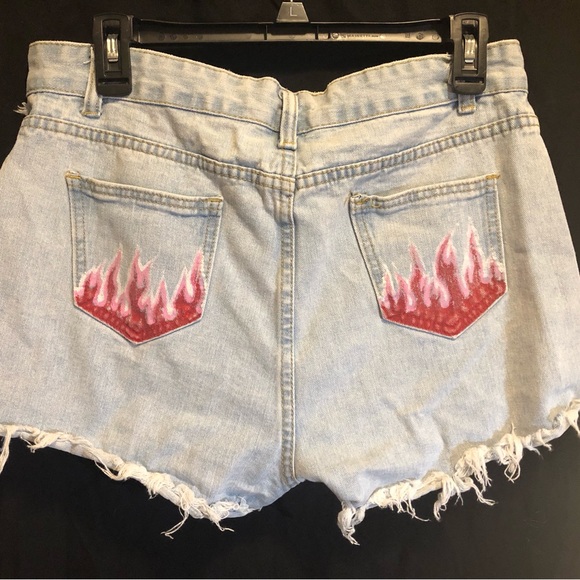 SHEIN RIPPED SHORTS - Picture 3 of 3